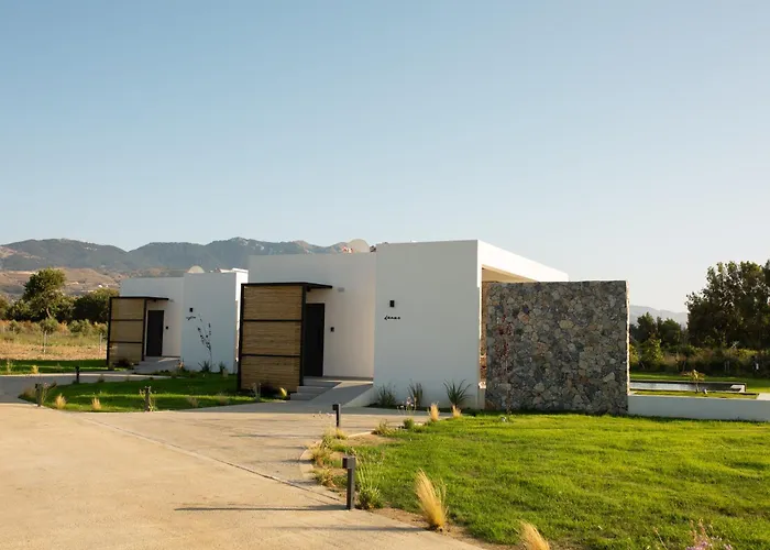 Aphrodite Luxury Villas & Suites-Private Heated Pool & Jacuzzi