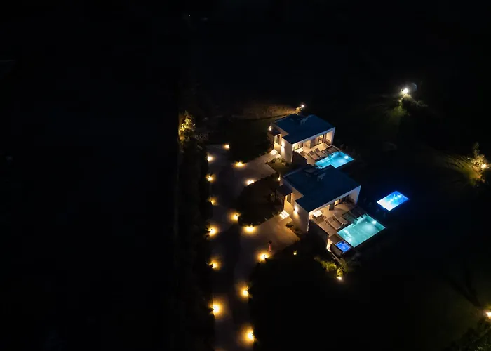 Aphrodite Luxury Villas & Suites-Private Heated Pool & Jacuzzi