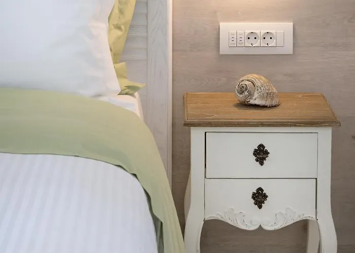 White Pearls-Adults Only Luxury Suites